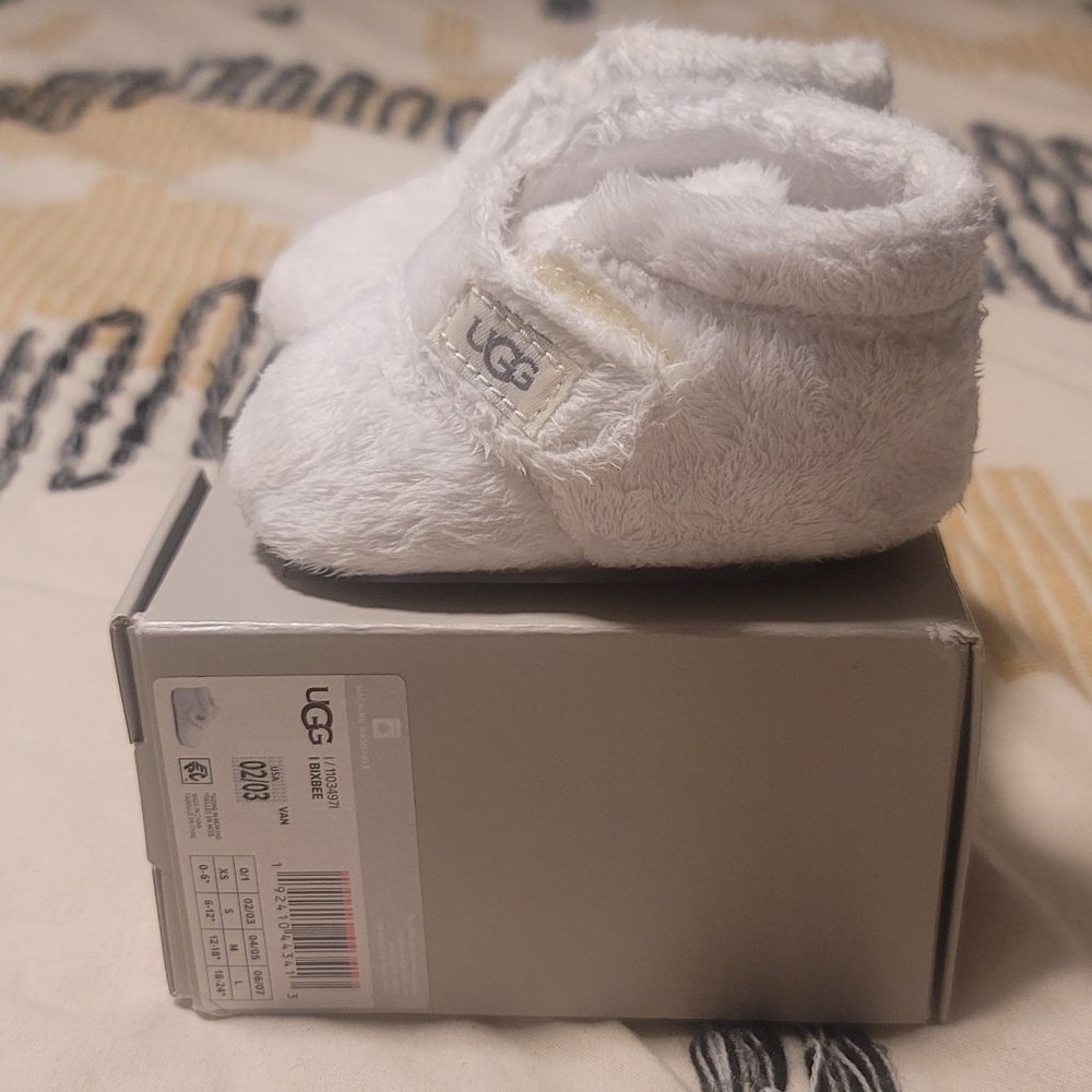Baby Ugg Size Small (02/03)